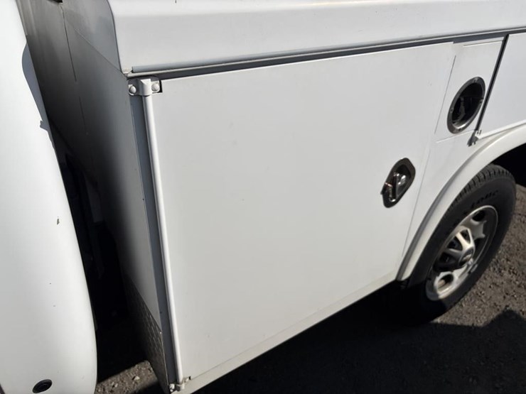 2011-chevrolet-2500-image-20