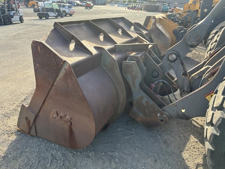 2007-volvo-l11oe-wheel-loader-image-8