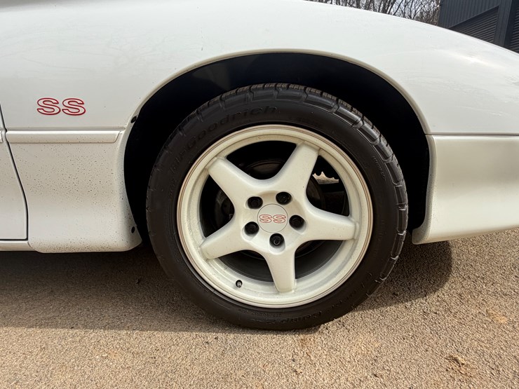 #30932-•-1997-chevrolet-camaro-ss-30th-anniversary-coupe-image-12