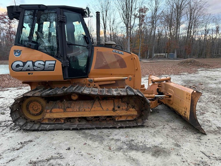 2014-case-650l-wt-image-3