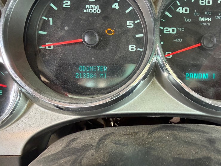 2011-gmc-3500hd-image-18