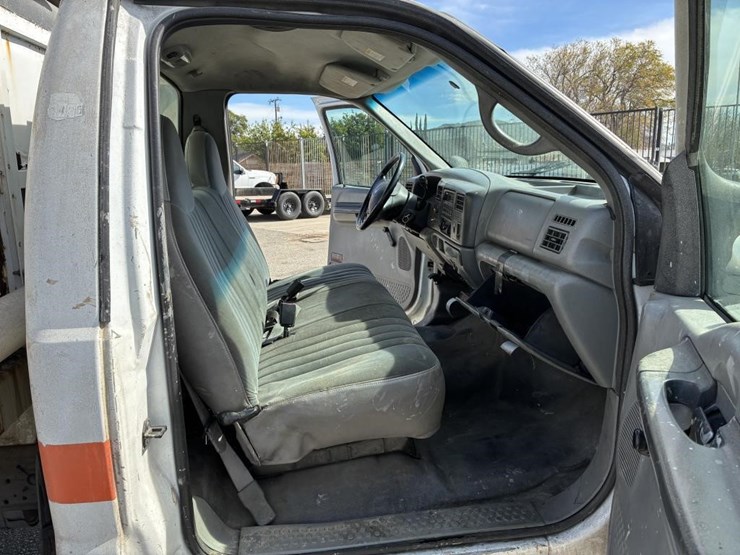 2002-ford-f450-image-9