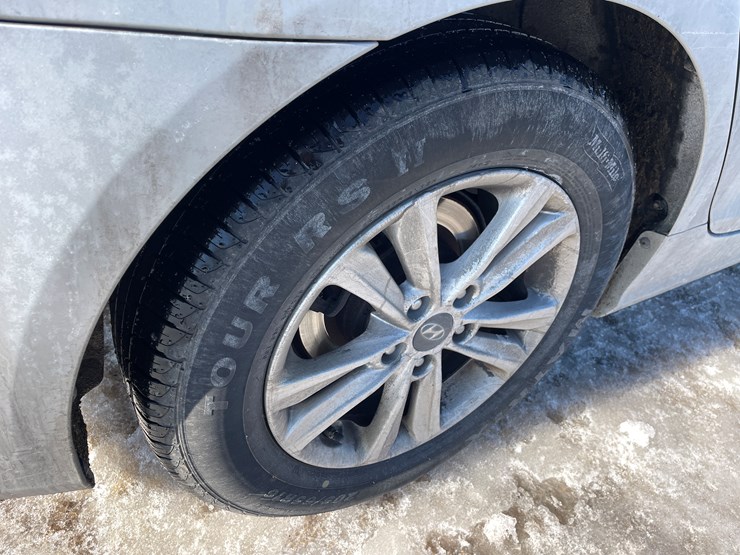 #1519-•-2013-honda-sonata-(has-mn-prior-salvage-title)-image-11