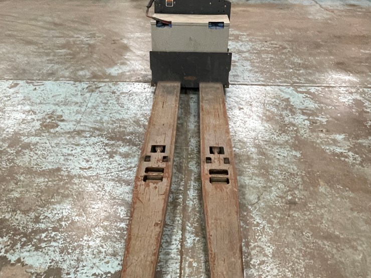 #230-•-2019-mitsubishi-electric-ride-on-pallet-jack-image-4