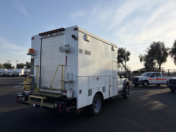 2012-ford-f550-image-3