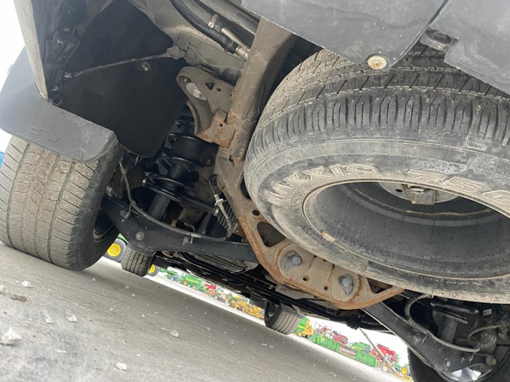 2023-chevrolet-tahoe-image-26