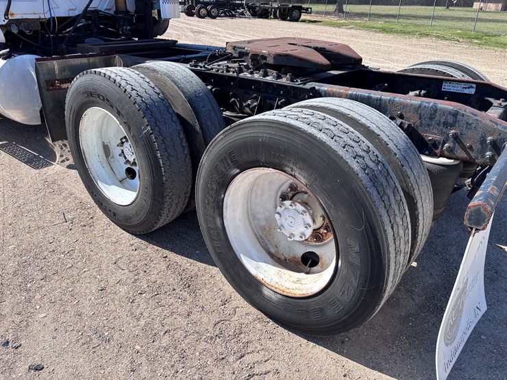 2007-international-8600-image-4