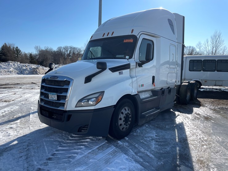 #1454-•-2019-freightliner-cascadia-truck-tractor**non-runner**-(has-mn-title)-image-1