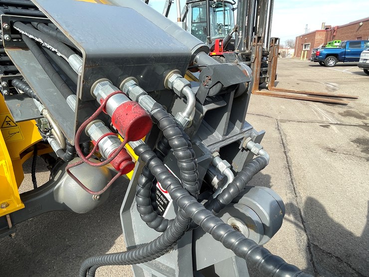 #114-•-new-magnum-3300p-telescoping-wheel-loader-image-50