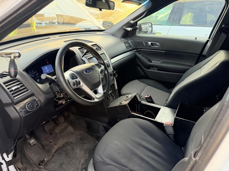 2014-ford-explorer-image-12