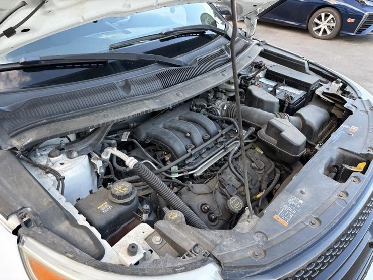 2014-ford-explorer-image-7