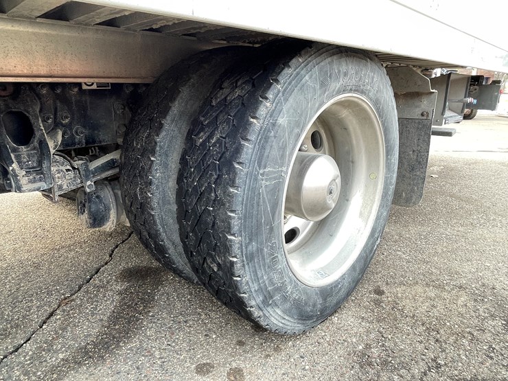 2018-peterbilt-337-image-27