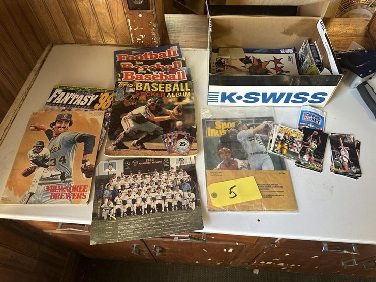vintage-pro-sports-cards-&-graphic-magazines-image-2