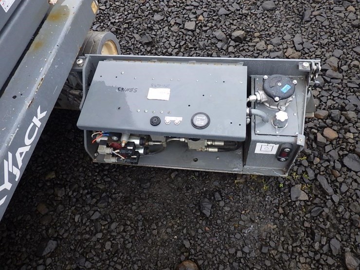 2013-skyjack-sjiii3219-image-11