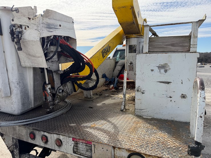 2015-chevrolet-3500hd-image-8