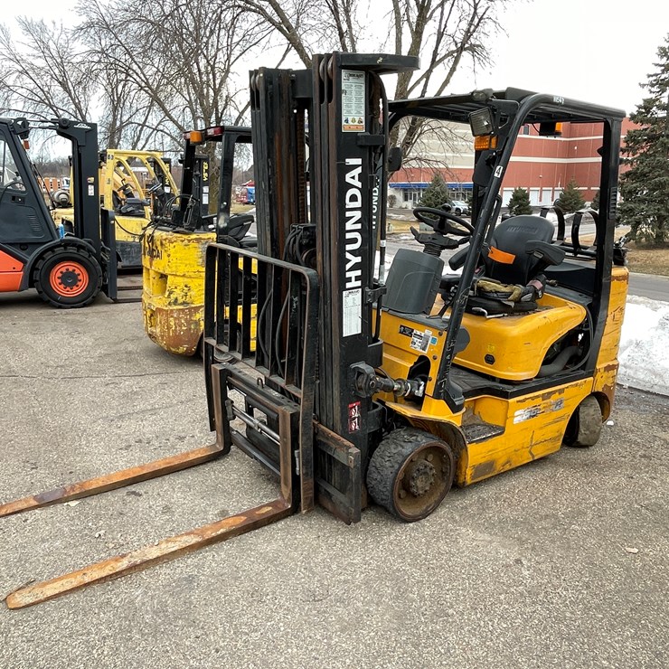 2019 HYUNDAI 25LC-7A