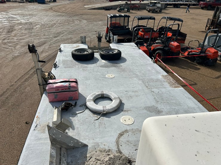 #1416-•-21-foot-cat-work-boat-|-no-title-image-8