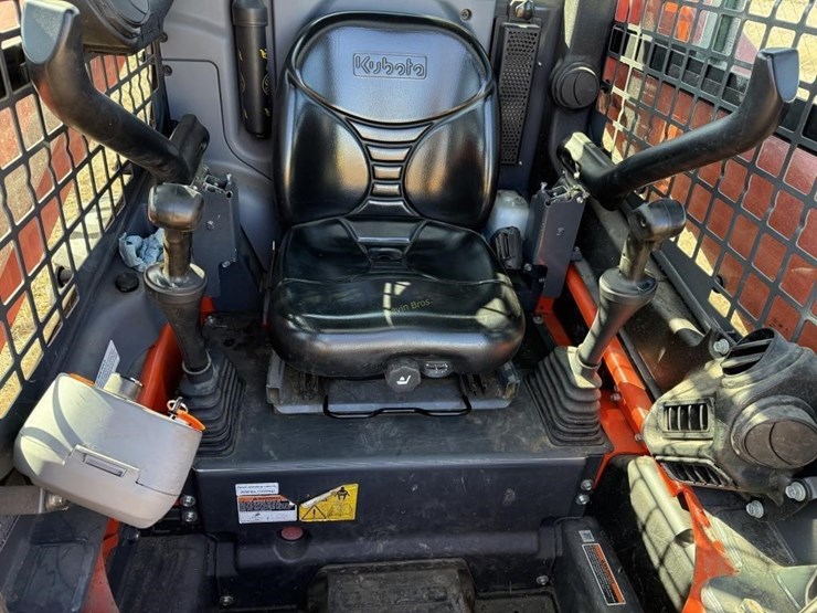 2023-kubota-ssv75-image-6