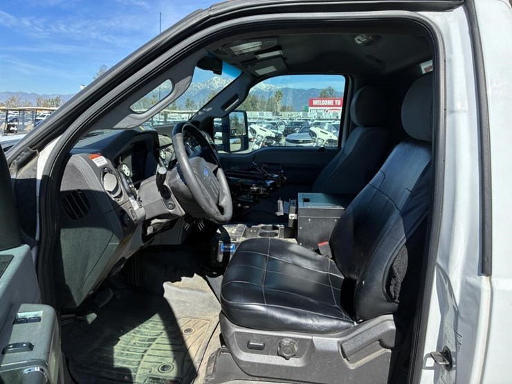 2016-ford-f550-sd-image-10