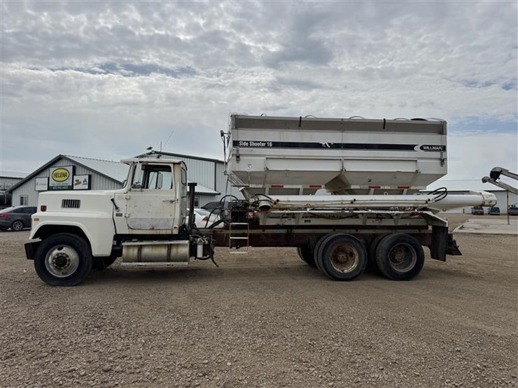 1985-ford-ltl9000-image-2