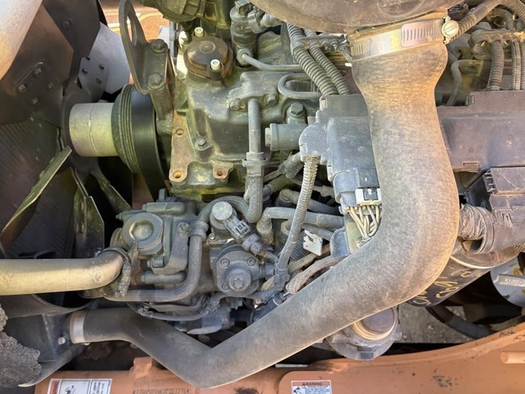 2019-case-580sn-image-32