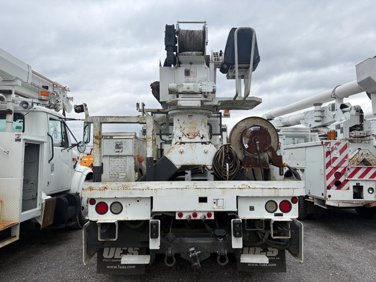 2007-peterbilt-335-image-5