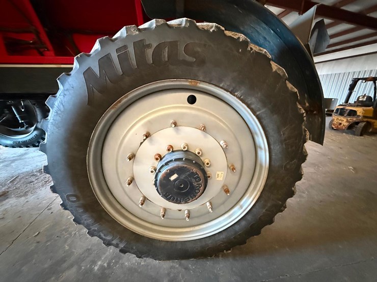 2022-white-251-image-35