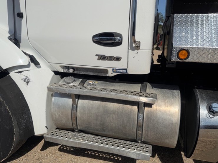 2024-kenworth-t880-image-20