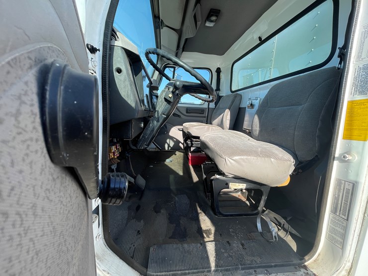 #1455-•-1998-international-box-truck-**-non-runner**-(has-mn-title)-image-15