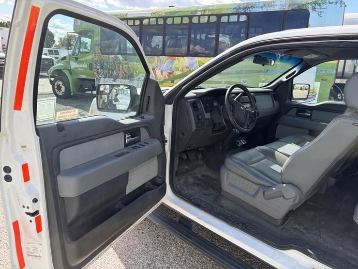 2013-ford-f150-xl-image-11