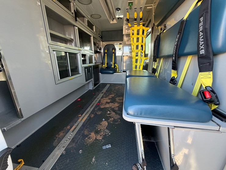 2019-ford-transit-image-12