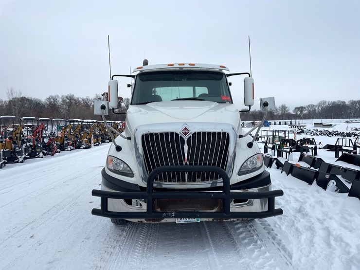 2011-international-prostar-image-5