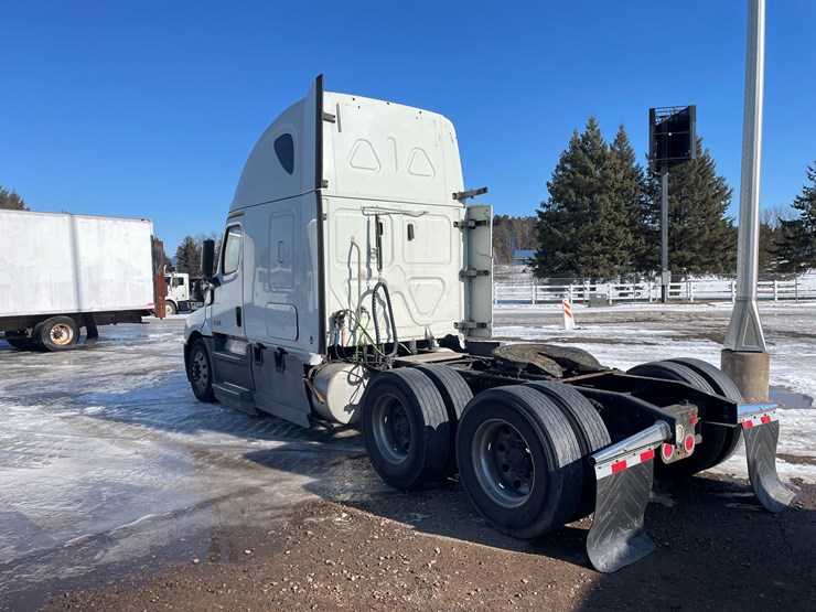#1454-•-2019-freightliner-cascadia-truck-tractor**non-runner**-(has-mn-title)-image-2