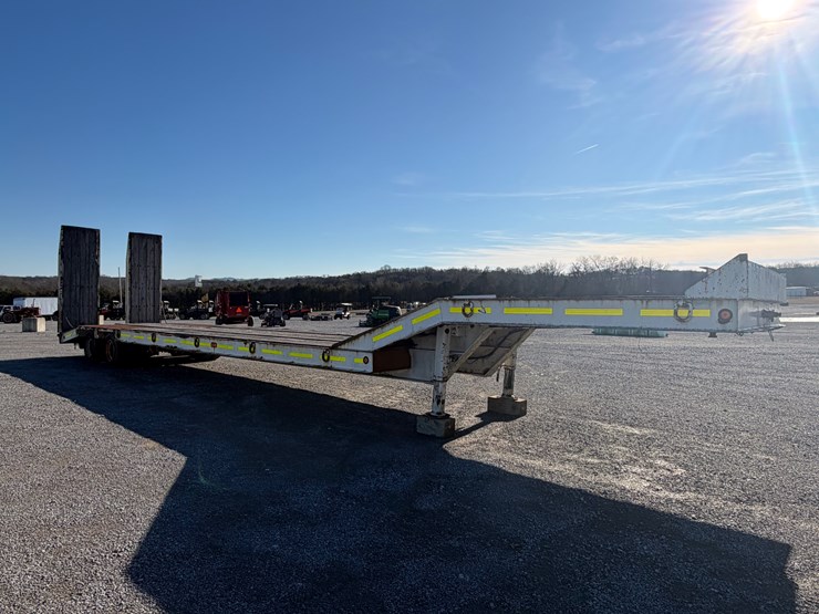 #30964-•-2004-ferree-lt-35t-tandem-axle-lowboy-trailer-image-3