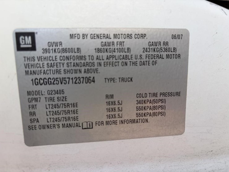 2007-utility-van-image-17