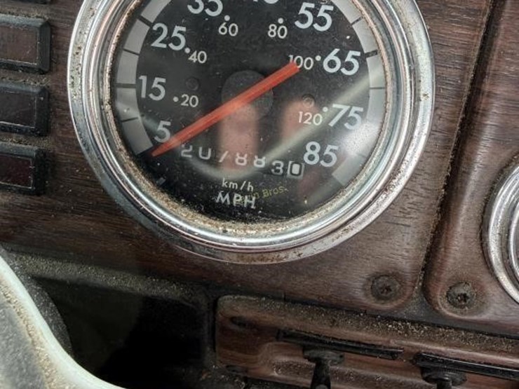 1999-freightliner-fld120-image-12