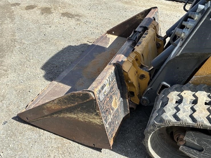 2021-deere-317g-image-8