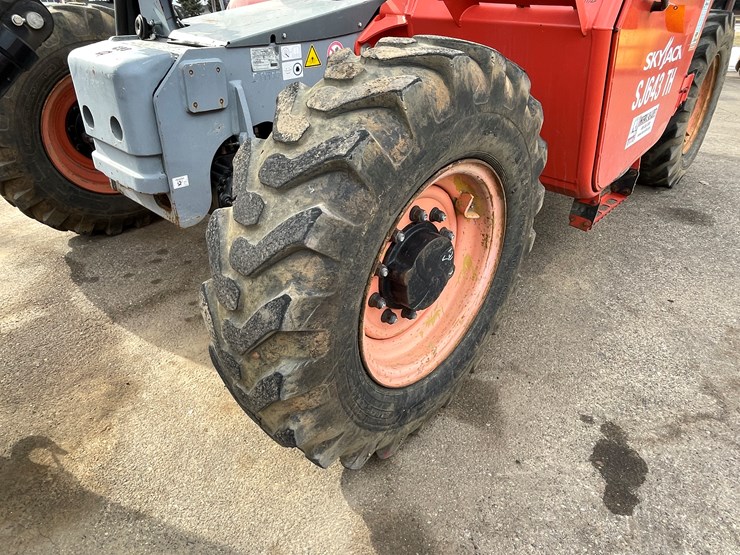 #132-•-2017-skyjack-sj643-telehandler-image-14