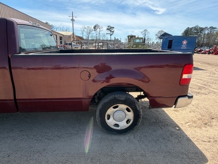 2005-ford-f150-xl-image-11