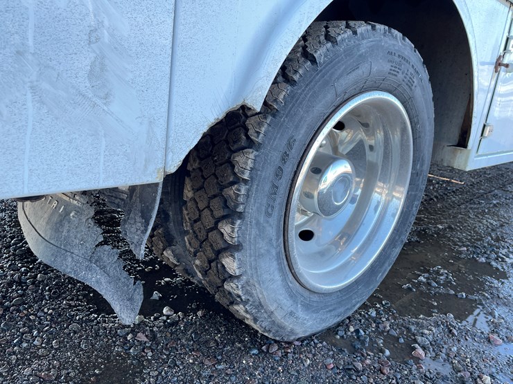 1999-ford-f550-image-14