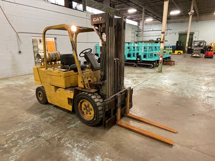 #178-•-cat-vc600-propane-forklift-image-3