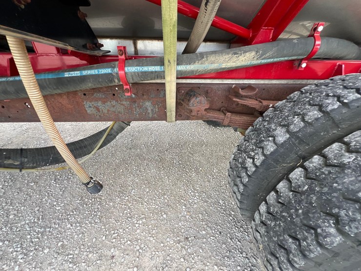 case-610-sprayer-system-2000-gallons-image-44