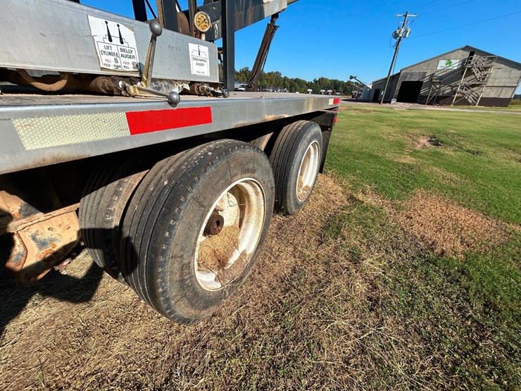 2011-magnolia-trailer-image-23