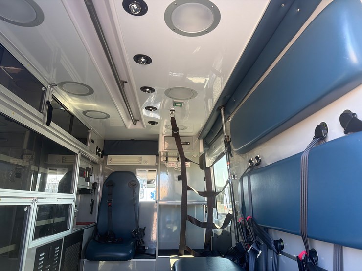 2017-ford-transit-image-14