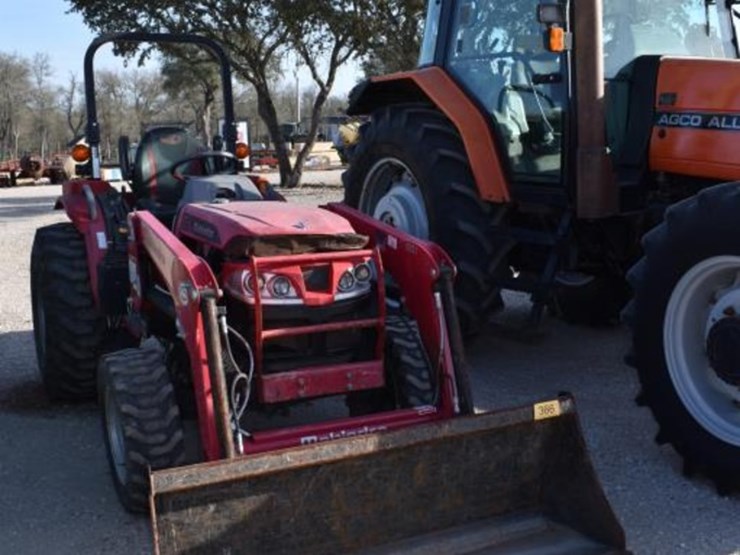 mahindra-1626-image-2