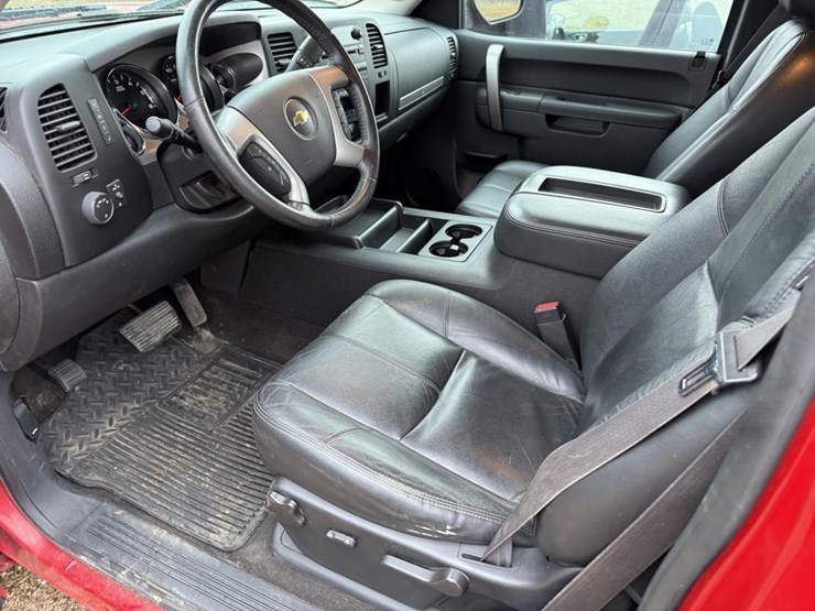 2013-chevrolet-silverado-1500-lt-image-9