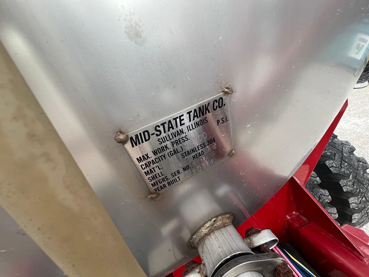 case-610-sprayer-system-2000-gallons-image-82