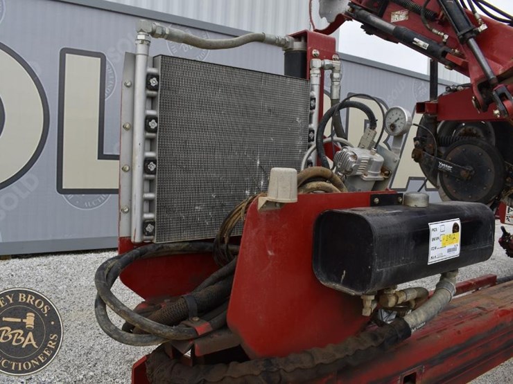 2010-case-ih-1240-image-10