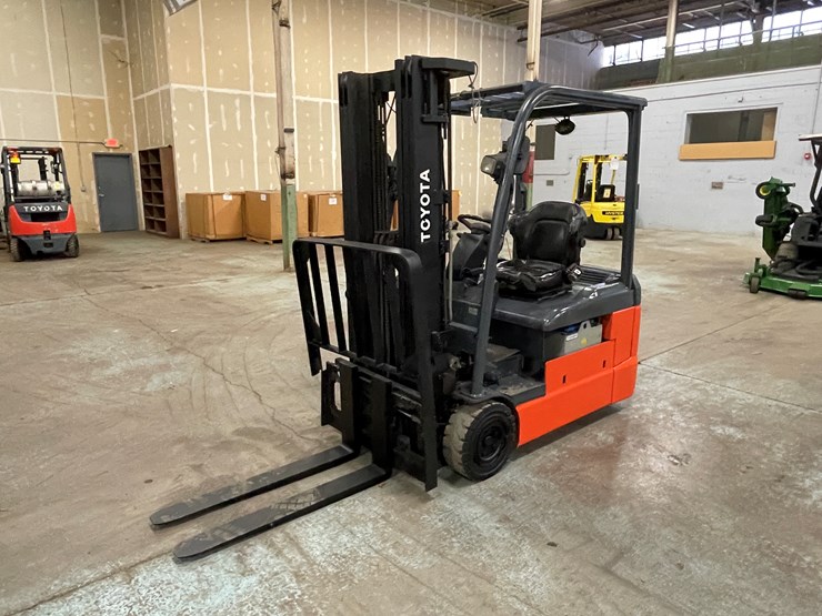 #171-•-2016-toyota-electric-forklift-image-1