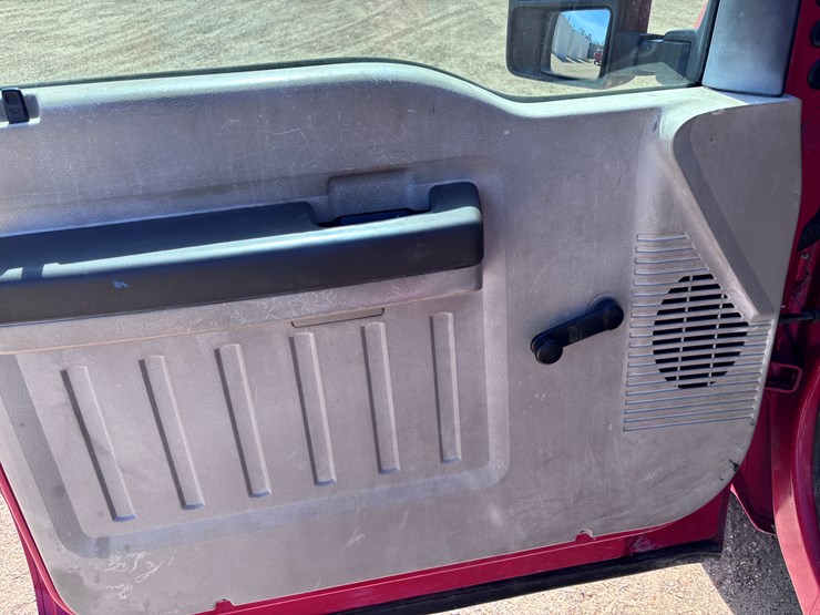 #141-•-2008-ford-service-truck-image-8